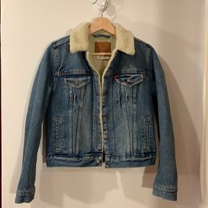 EUC Original Levi’s Sherpa Trucker Jacket